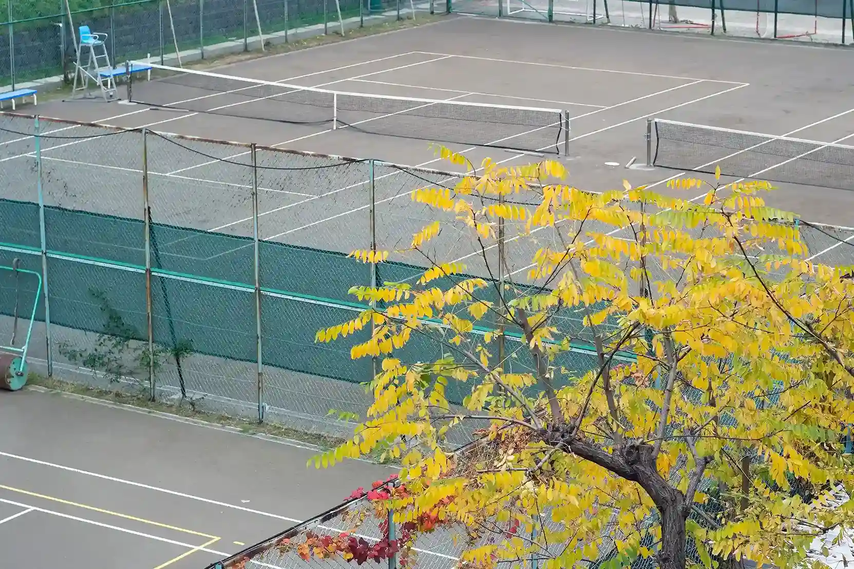 How Outdoor Flooring Affects Pickleball Bounce & Speed