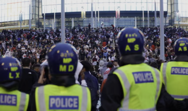 The first two people to break the new tailgating law after the Carabao Cup final